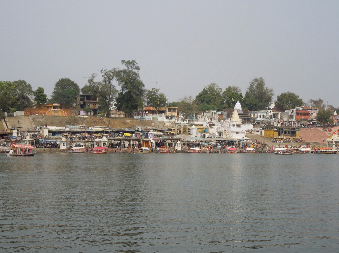 narmada river puja-贾巴尔普尔必去景点