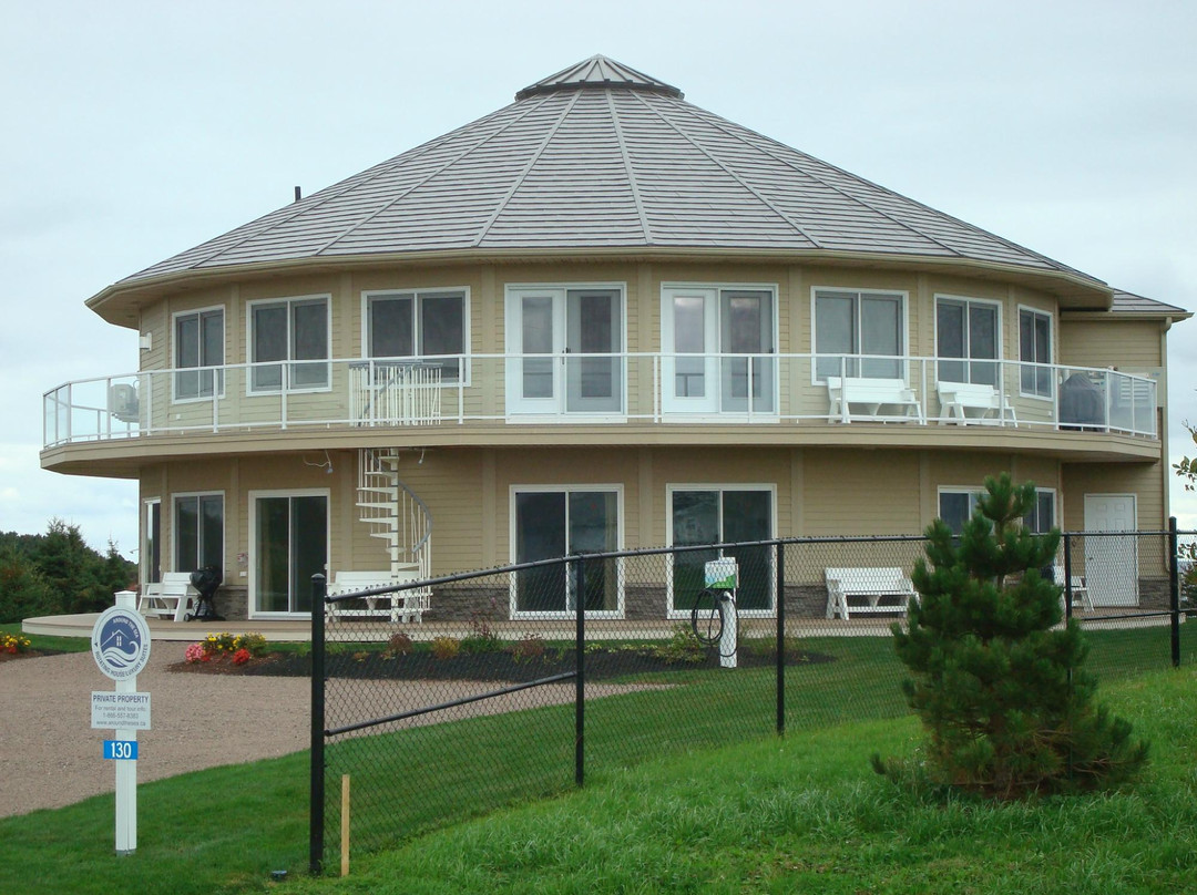 Around the Sea - Cana da's Rotating House, Suites & Tours