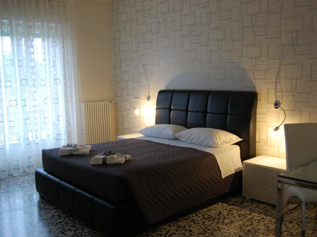 Castel d'Emilio酒店住宿-La Locomotiva Rooms