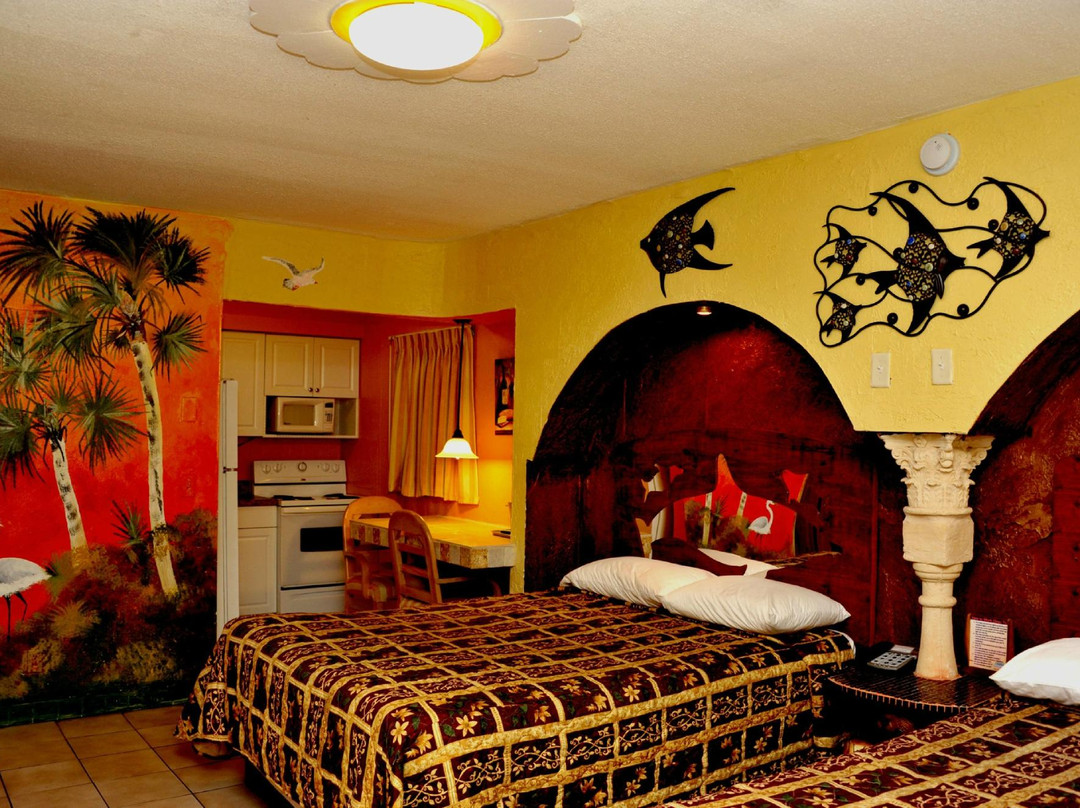 Tiki Hut Motel主图