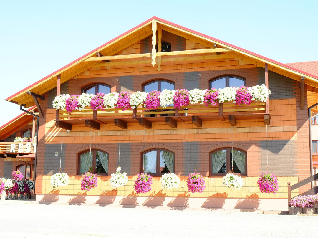 Biskupiec酒店住宿-Hotel Trzy Podkowy
