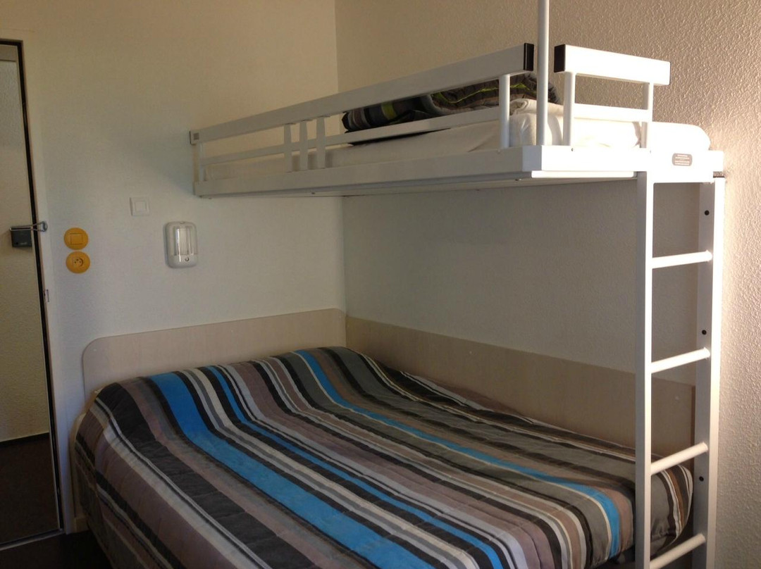 Enzo Hotels Green proximité Zenith d' Auvergne Ex F1 Formule 1 Clermont Ferrand Issoire Coudes主图