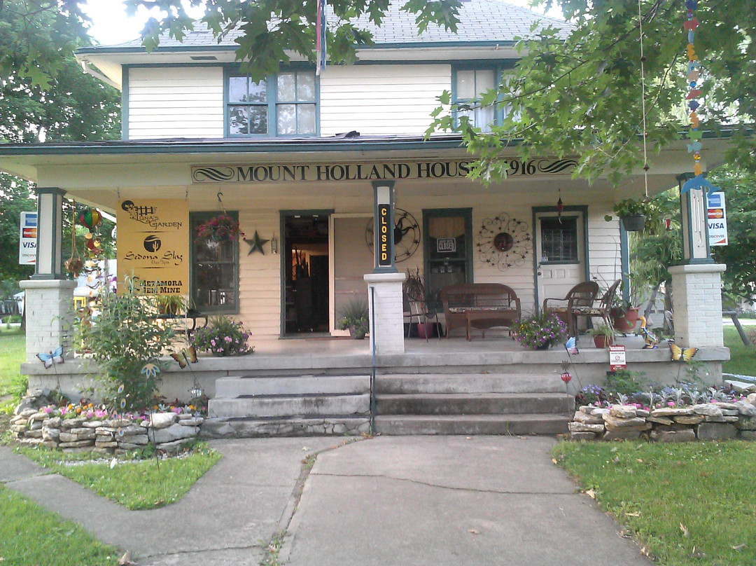 Metamora Gem Mine & Luna's Garden Gift Shop-Metamora必去景点