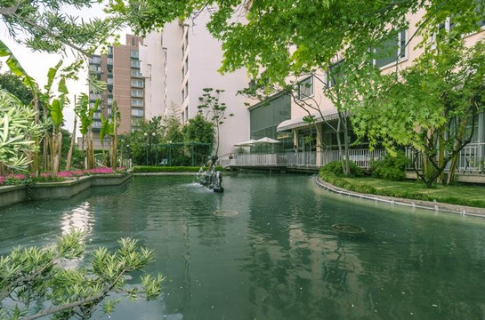 园林格兰云天大酒店主图