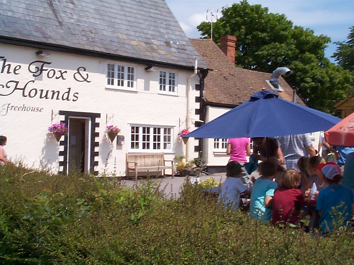 The Fox & Hounds-官方