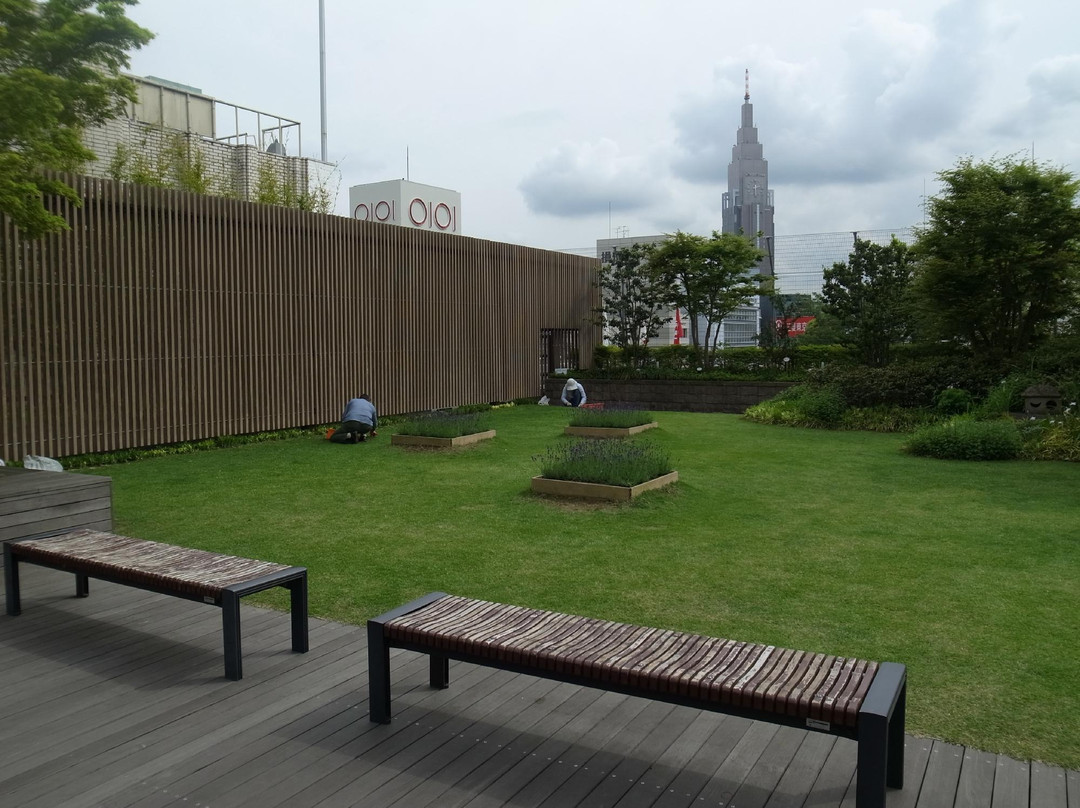 新宿伊势丹百货景点图片