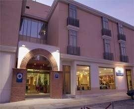 Hotel Isur Llerena主图