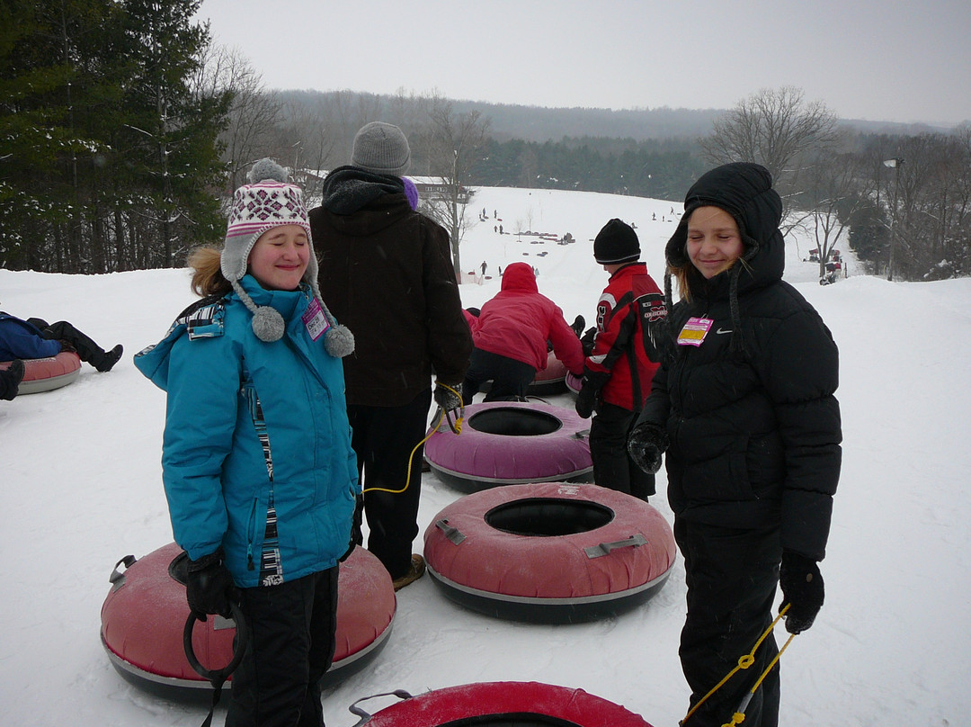 River Valley Winter Tube Slide-圣玛丽必去景点