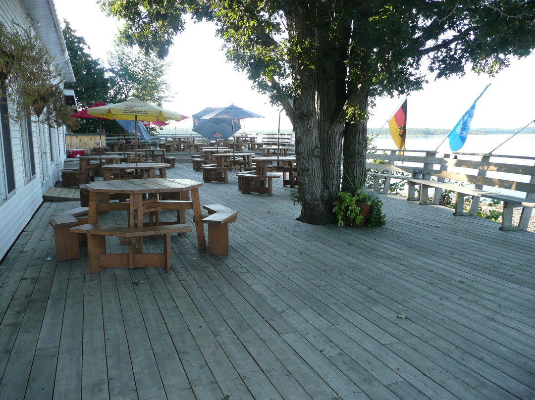 The Pointe - Esprit Riverside Lodge & Basecamp