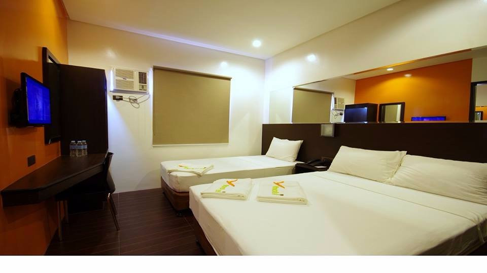 Yhotel