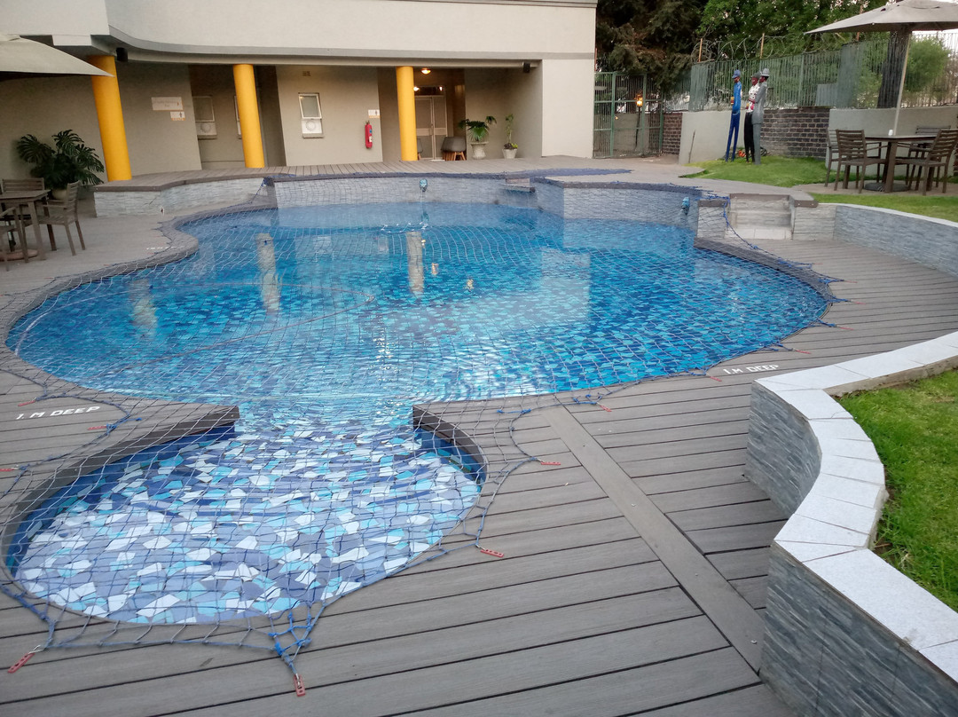 Cresta Oasis Hotel主图