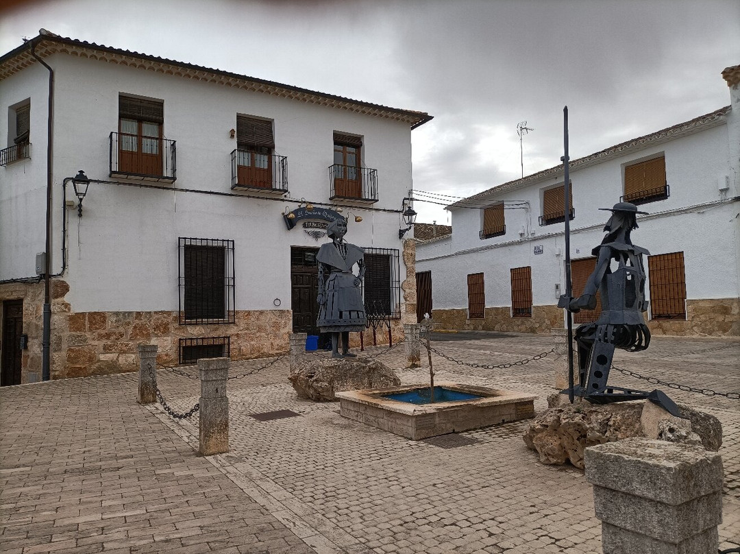 Monumento A Don Quijote Y Dulcinea景点图片