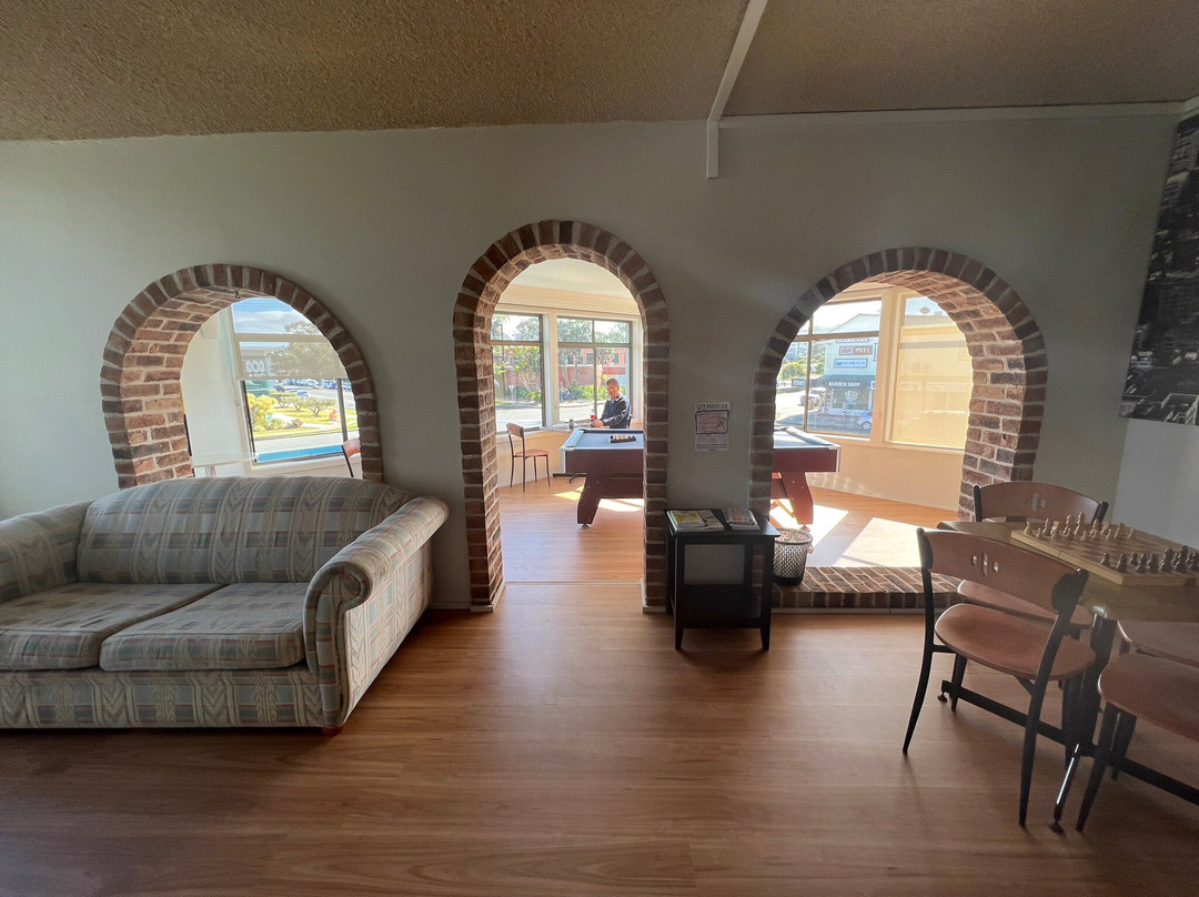 东港汽车酒店主图