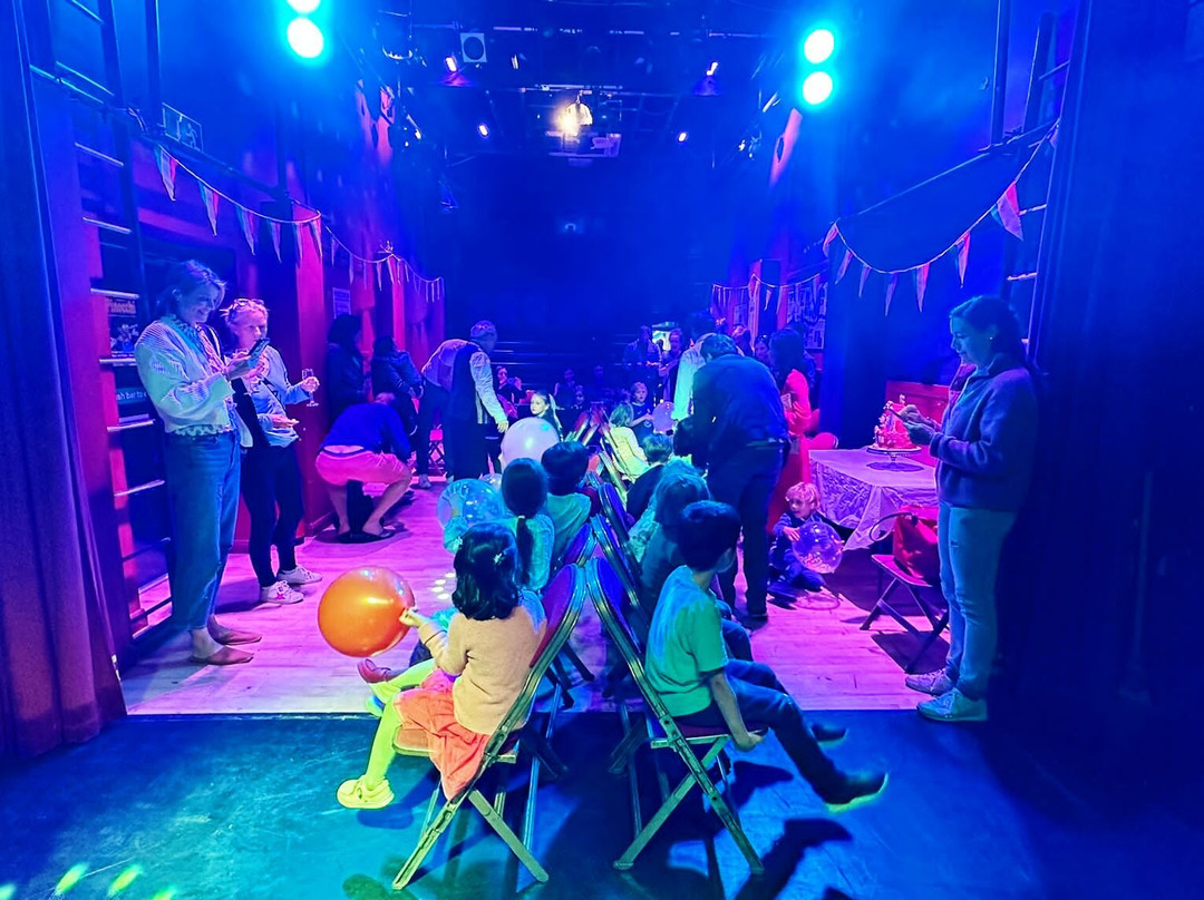 Colour House Theatre景点图片