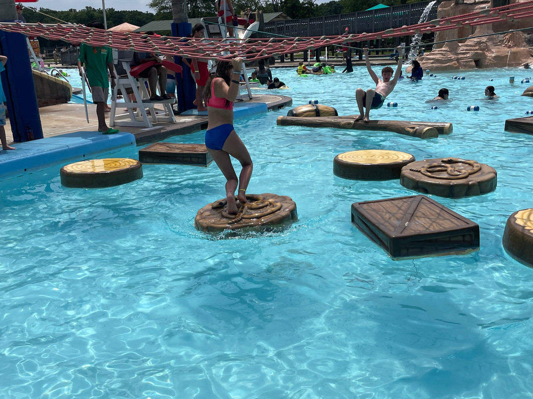 Water Mine Family Swimmin' Hole景点图片