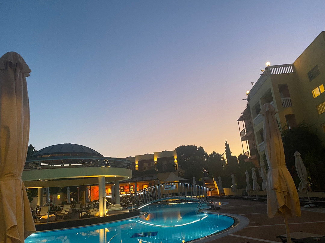 Ambassador Hotel Thessaloniki主图