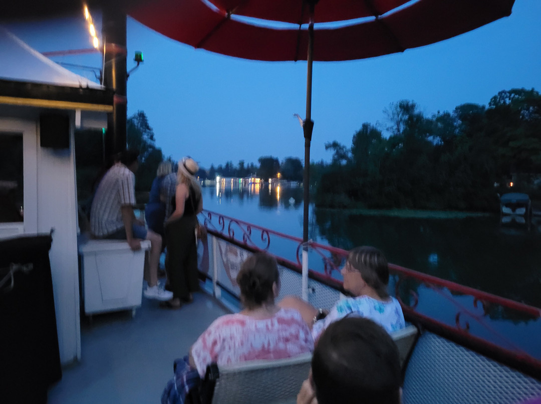 Clear Water Harbor Boat Cruises景点图片