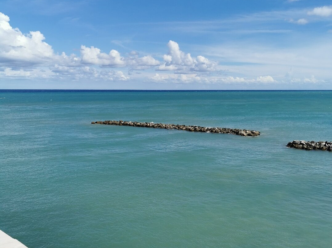 Spiaggia del Pizzomunno-维耶斯泰必去景点