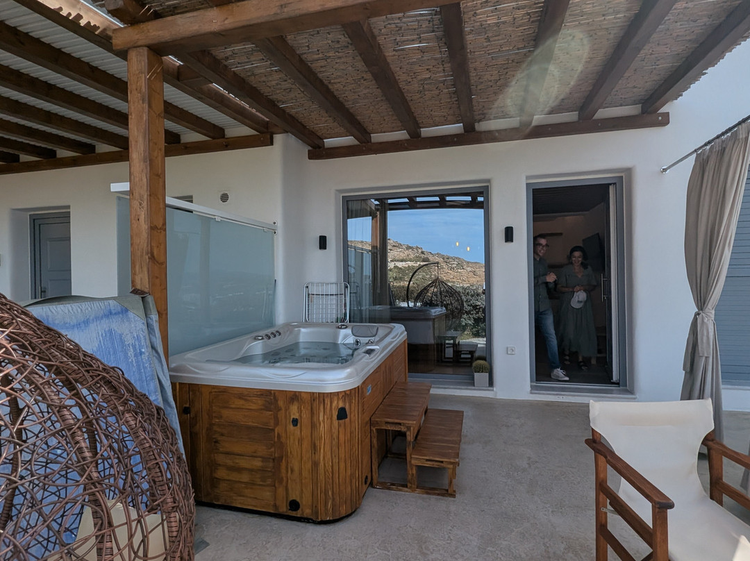 Naxos Pantheon Luxury Apartments主图