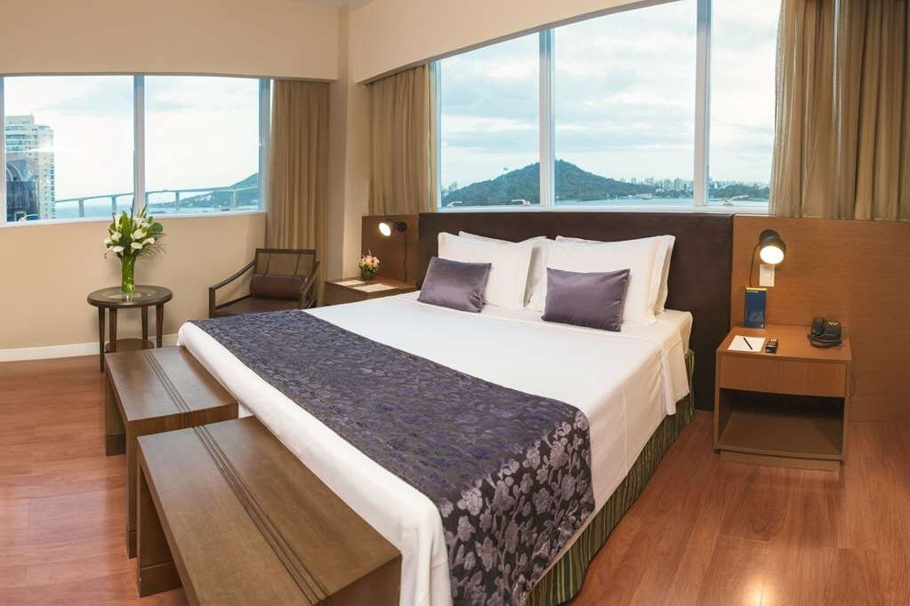 维多利亚港金郁金香酒店主图