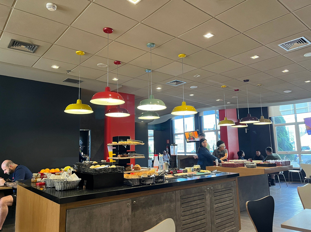 宜必思南卡希亚斯酒店主图