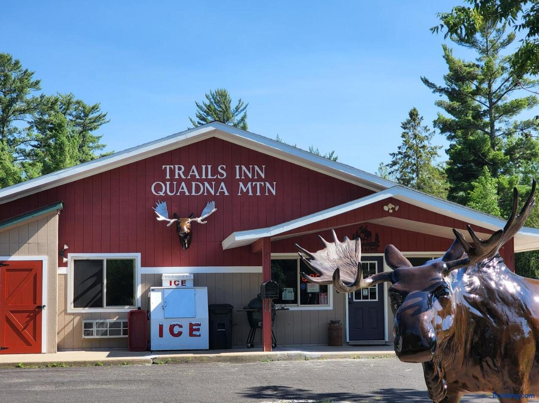 Trails Inn Quadna Mountain Motel