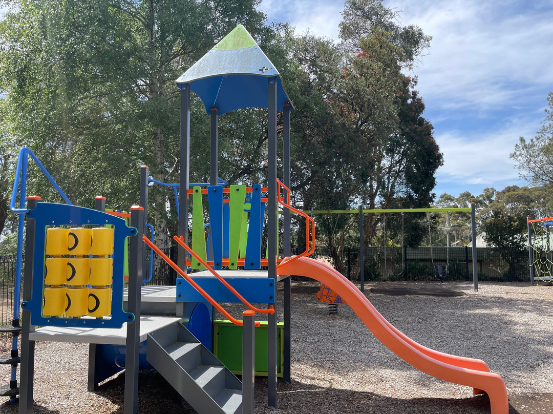 Keith Ewenson Park-Beaconsfield Upper必去景点