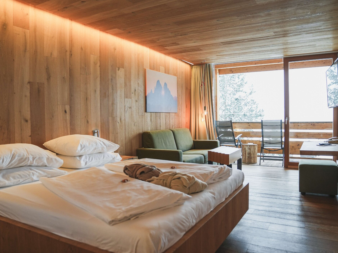 瓦尔赛罗夫酒店主图