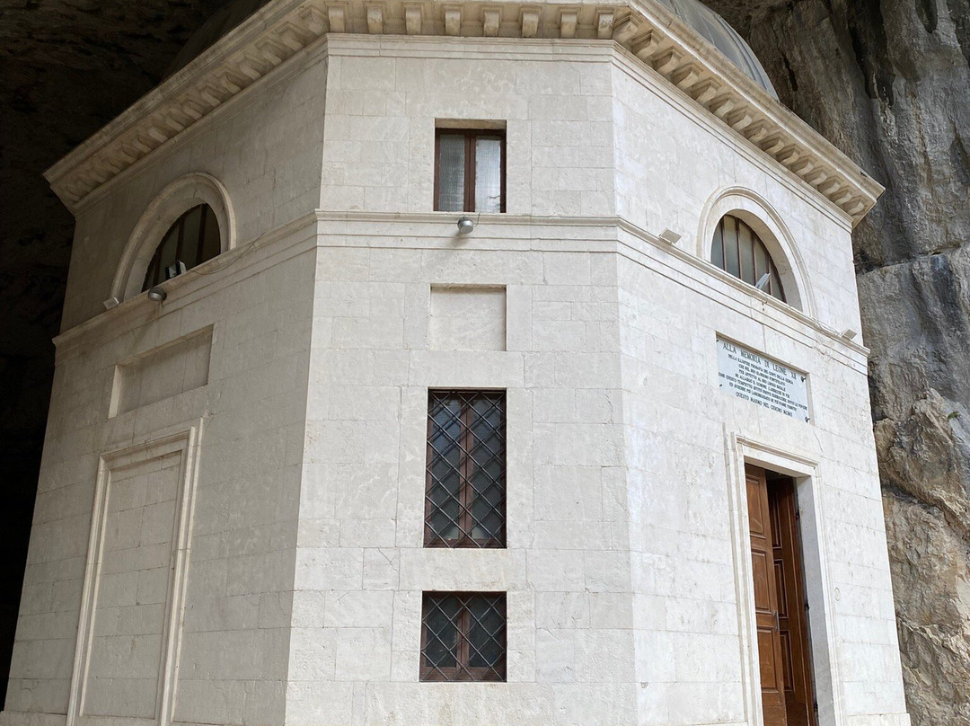 Santuario Madonna Di Frasassi-Genga必去景点