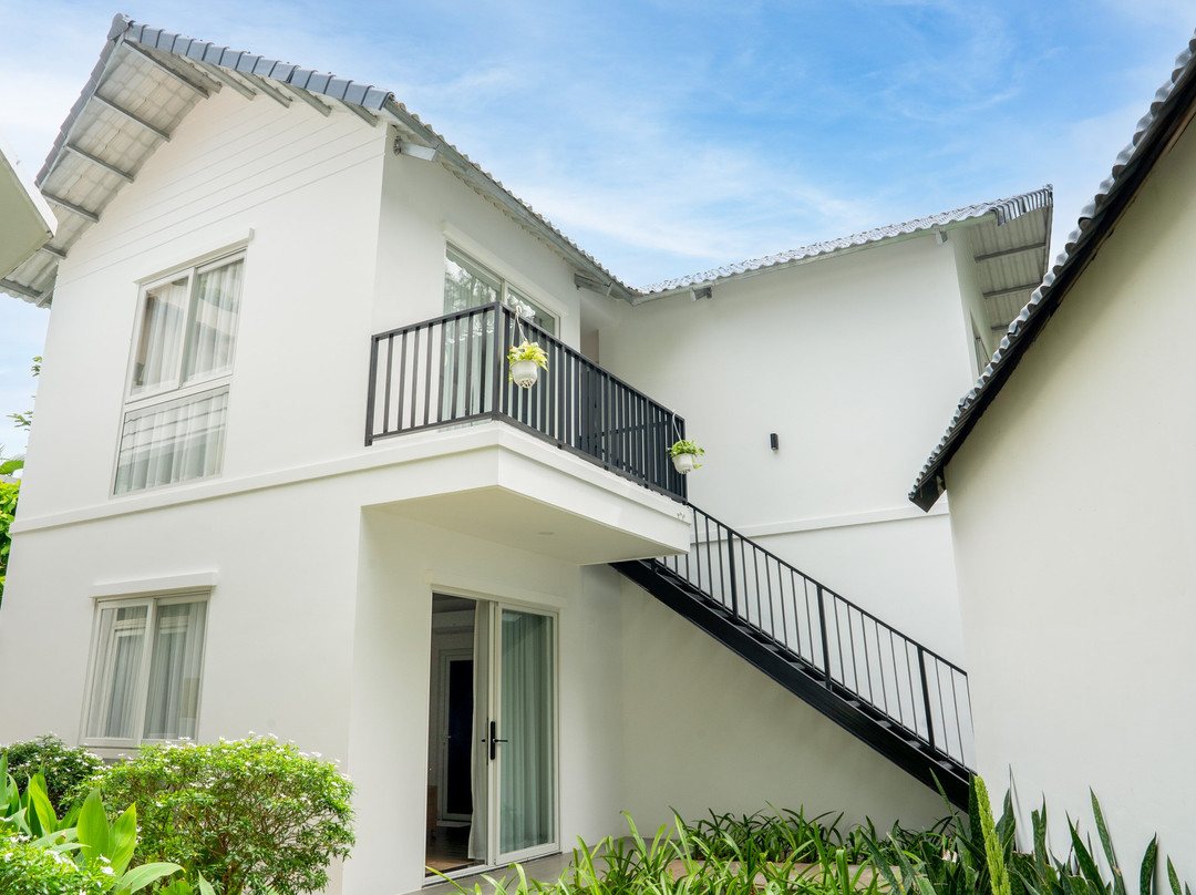 隆海海滩宫殿度假酒店主图