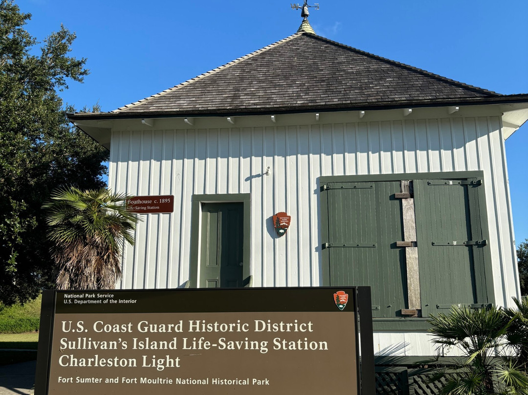 Sullivan's Island Lighthouse景点图片