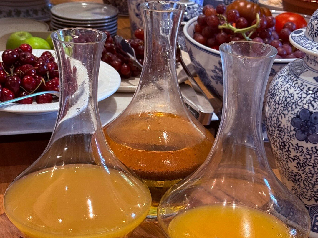 林登德雷红山酒店主图