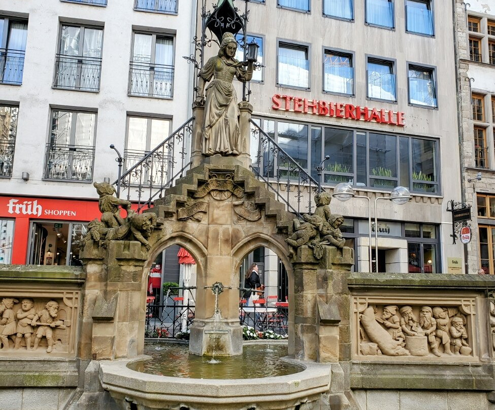 Heinzelmaennchenbrunnen-科隆必去景点