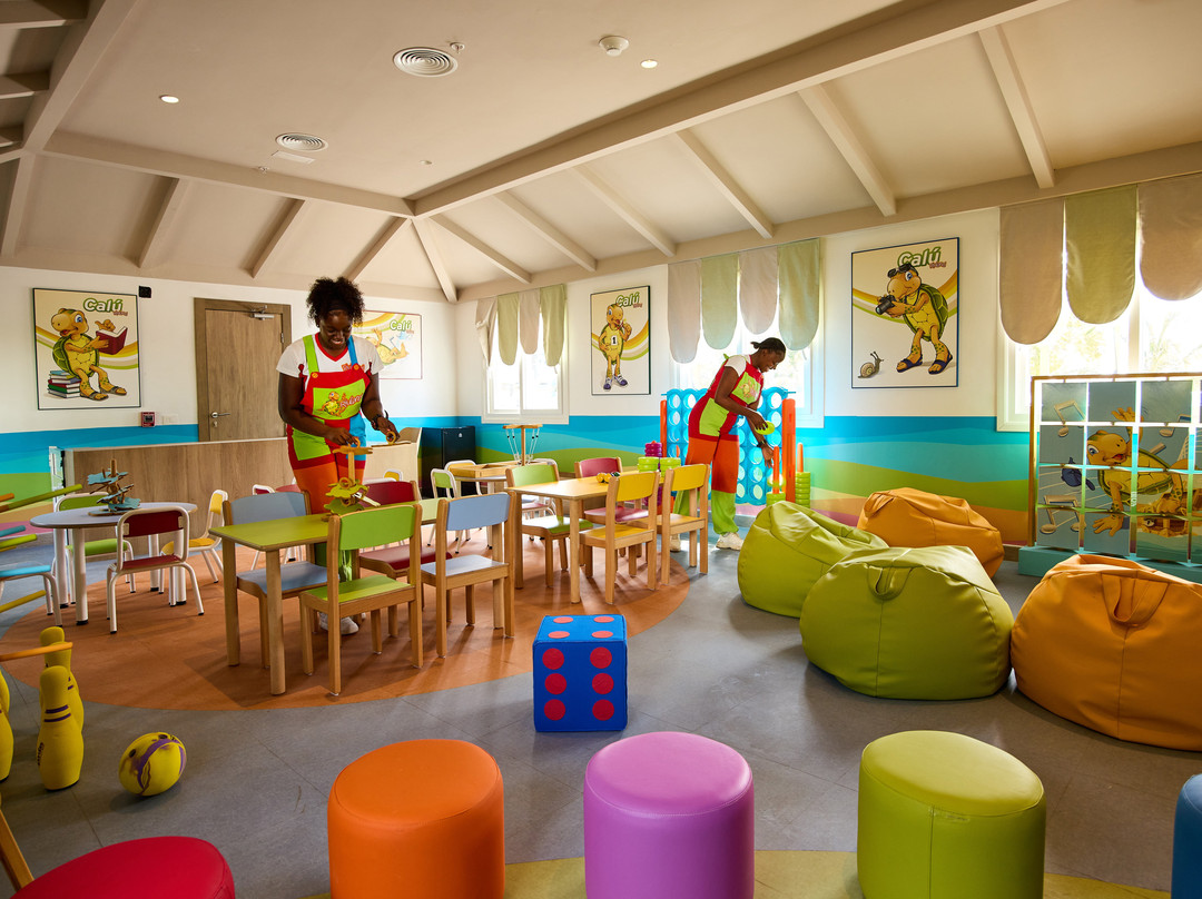 尼哥瑞尔悦宜湾酒店主图