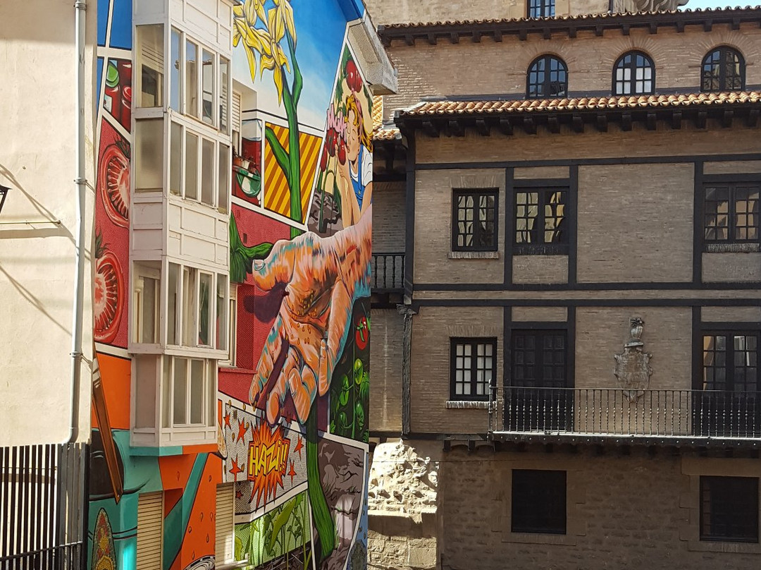 Mural Eskuz-Esku Cultura景点图片