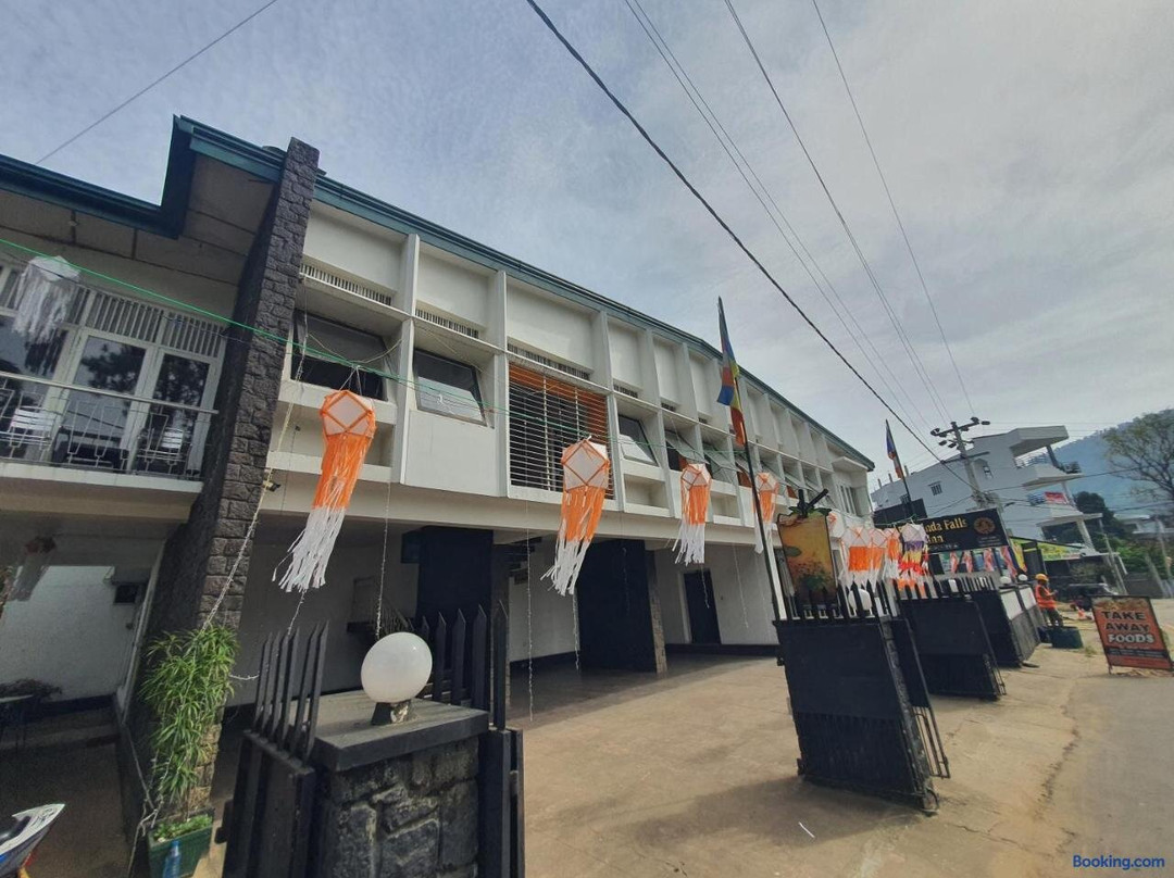 Dunhinda Falls Inn