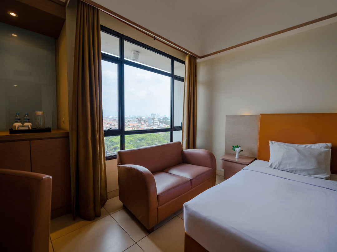 巴顺丹公约大酒店主图