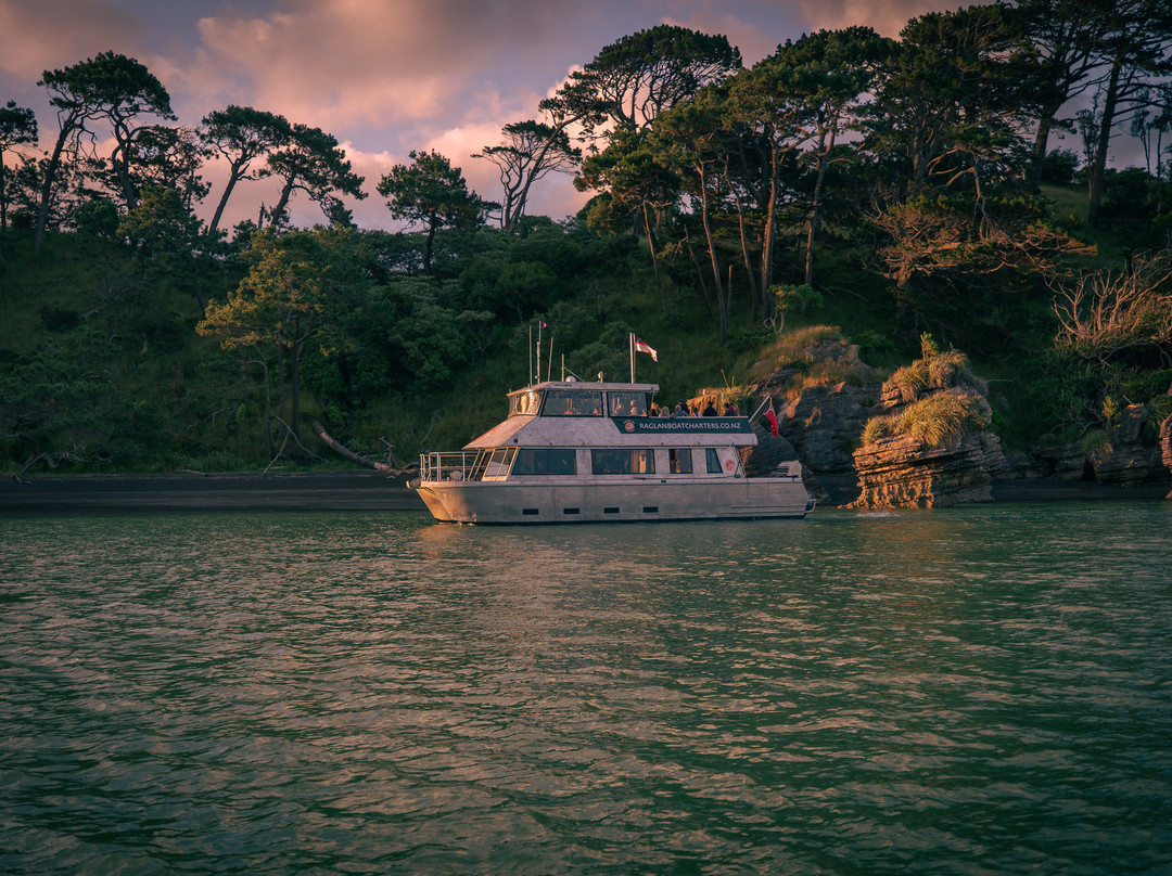 Raglan Boat Charter - Wahinemoe-拉格伦必去景点