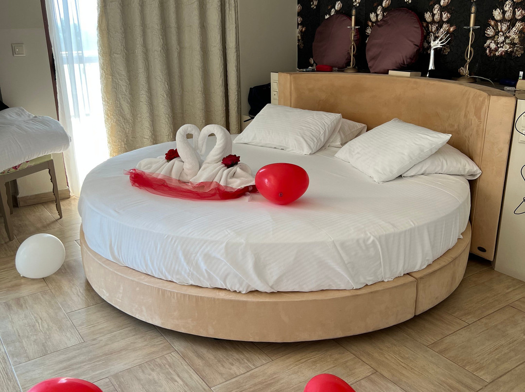 亚历山德拉金精品酒店主图