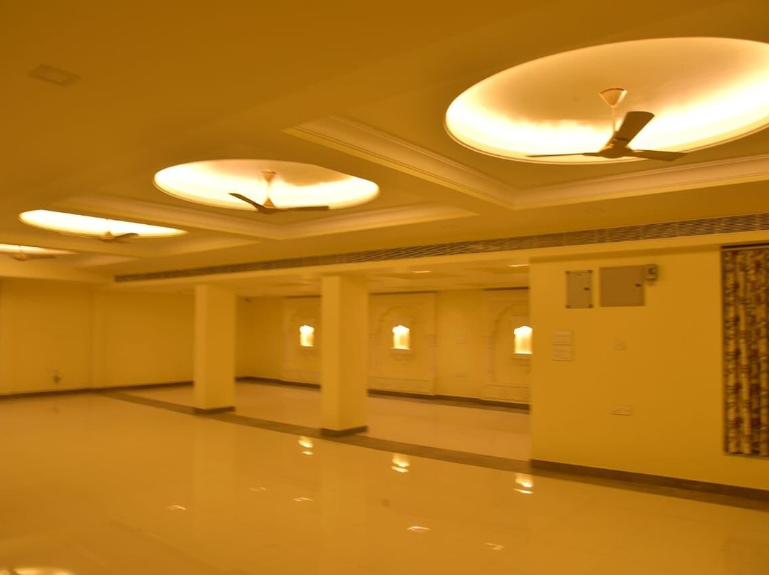 Jeenmount Hotel主图