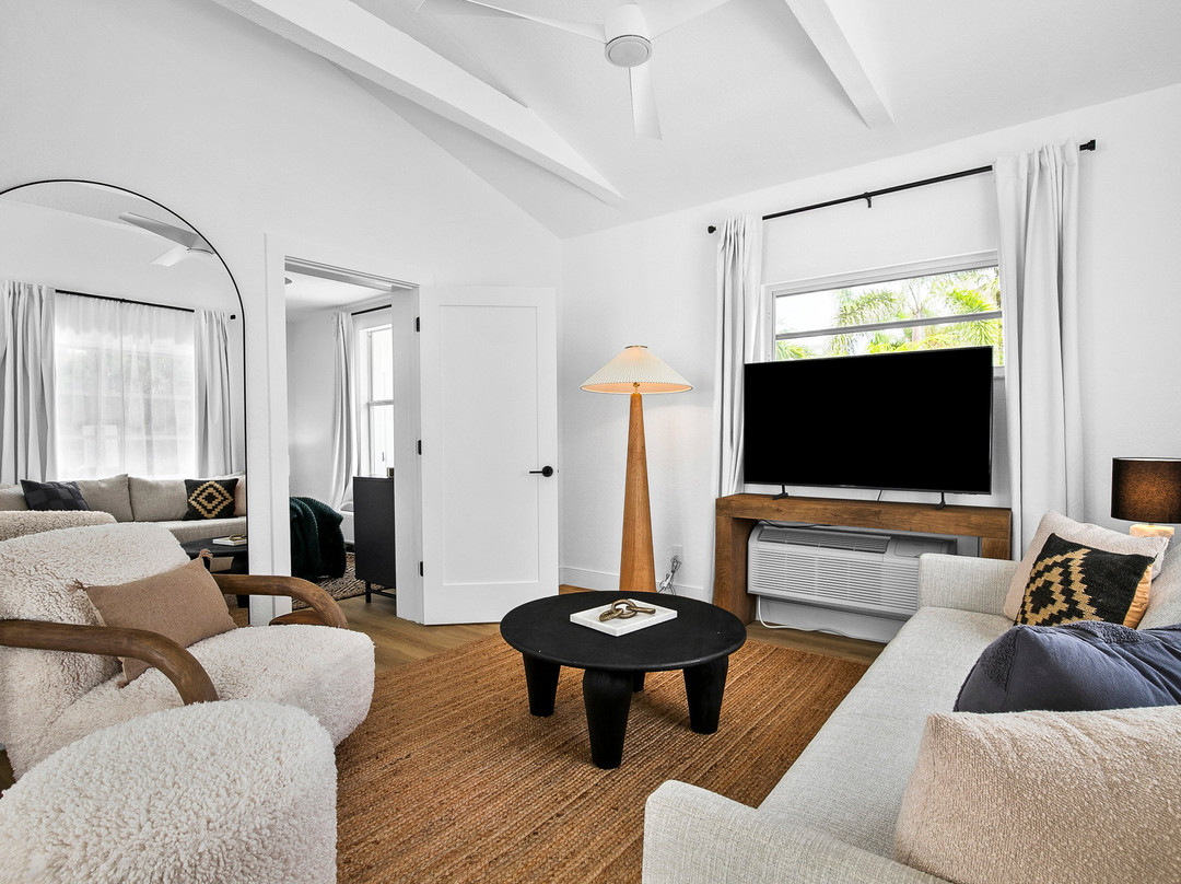 The Sea Spray Resort主图