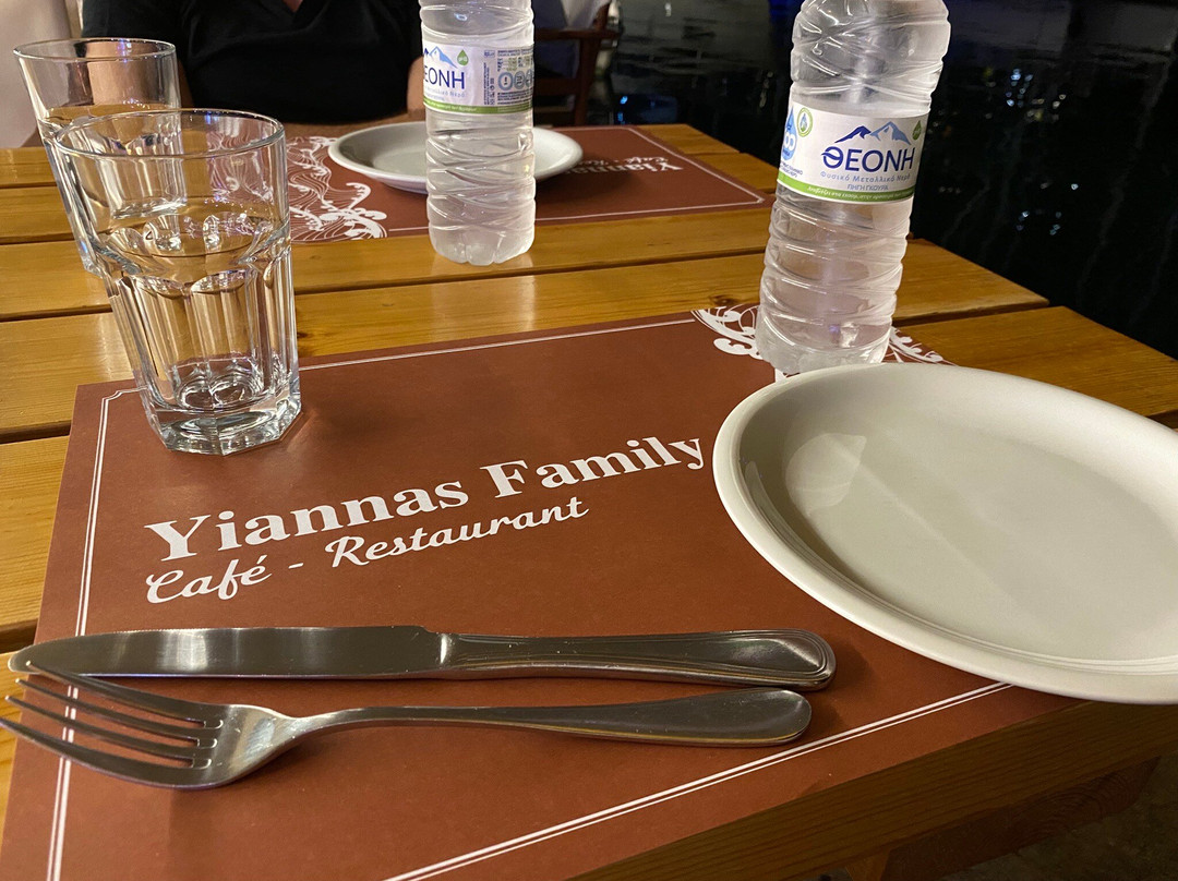 Yianna's Family Cafe Restaurant