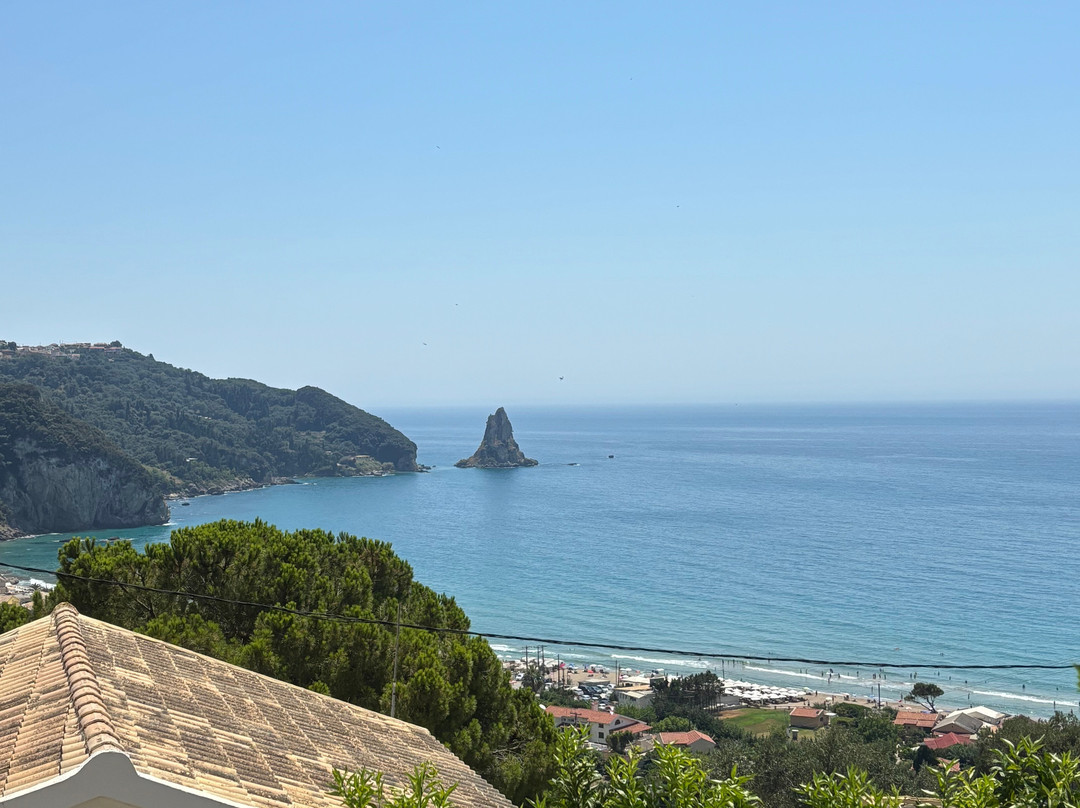 Mazis Apartments主图