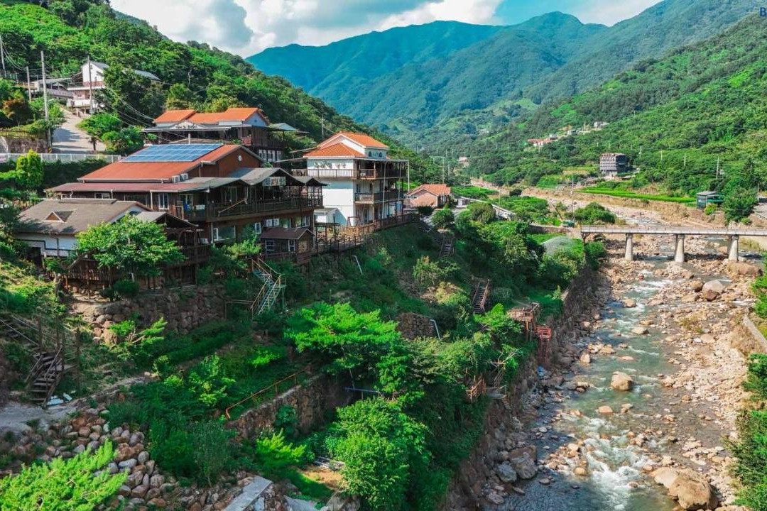 Gurye Jirisan 1 Night 2 Day Pension