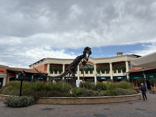 Castel Romano品牌折扣店-Castel Romano必去景点