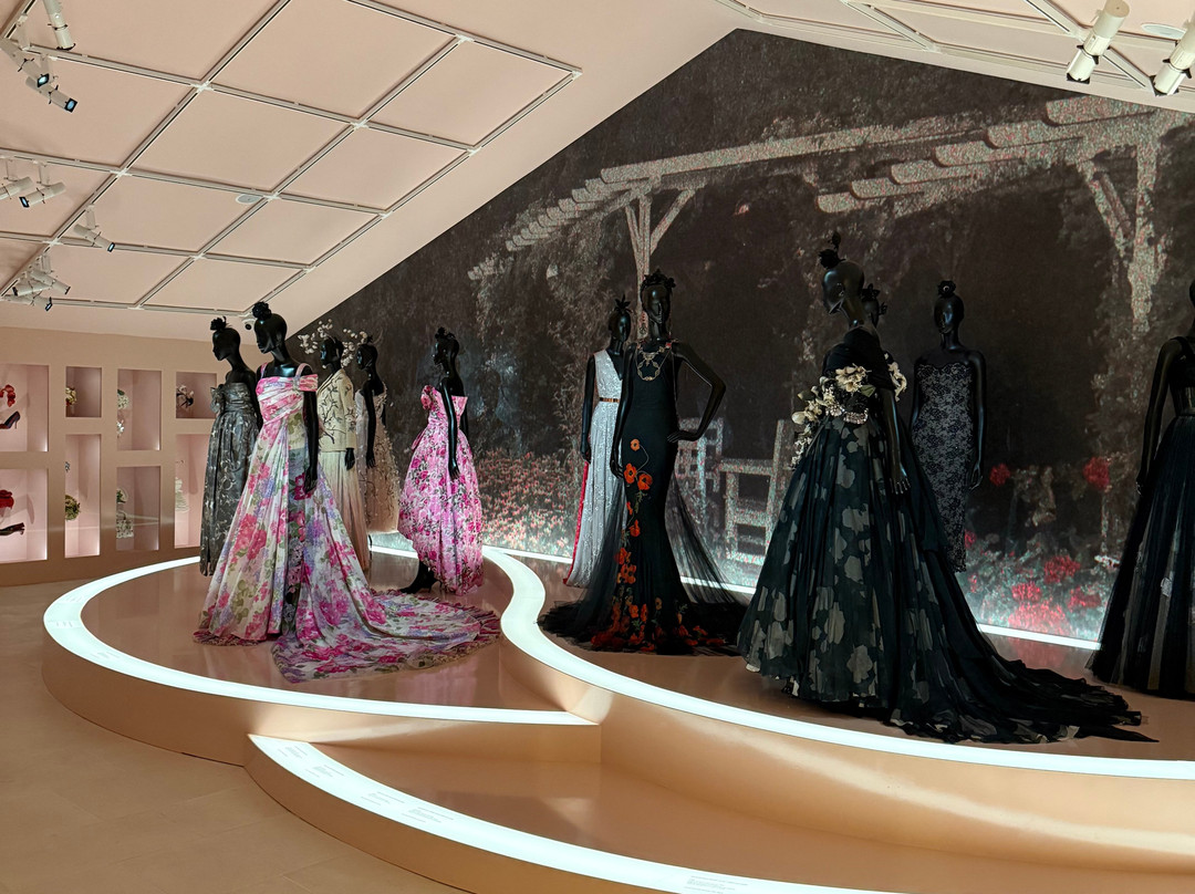 SCAD Lacoste-Lacoste必去景点