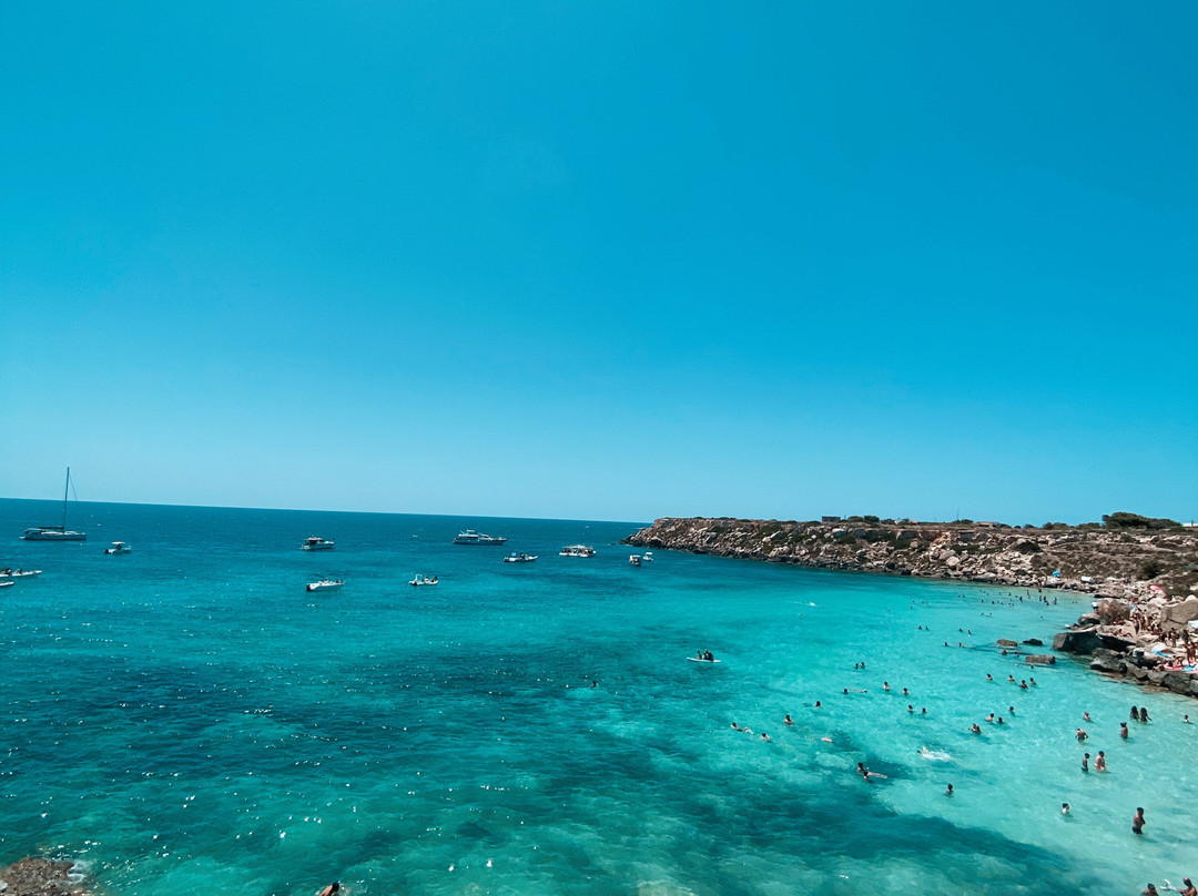 Scogliera Cala Azzurra-法维格纳纳必去景点