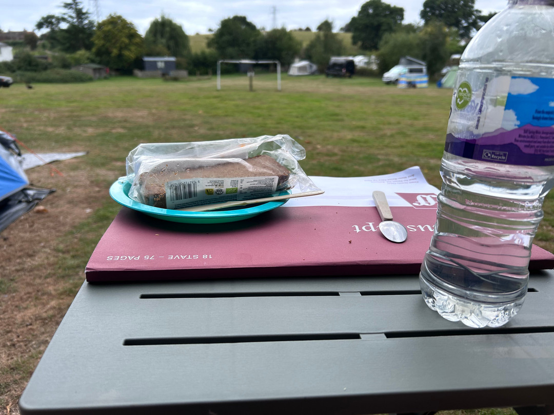 The Hare And Hounds主图