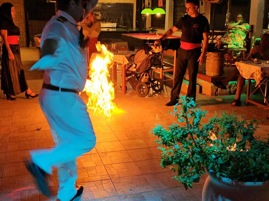 Mad Mike's Bar-Agios Georgios必去景点