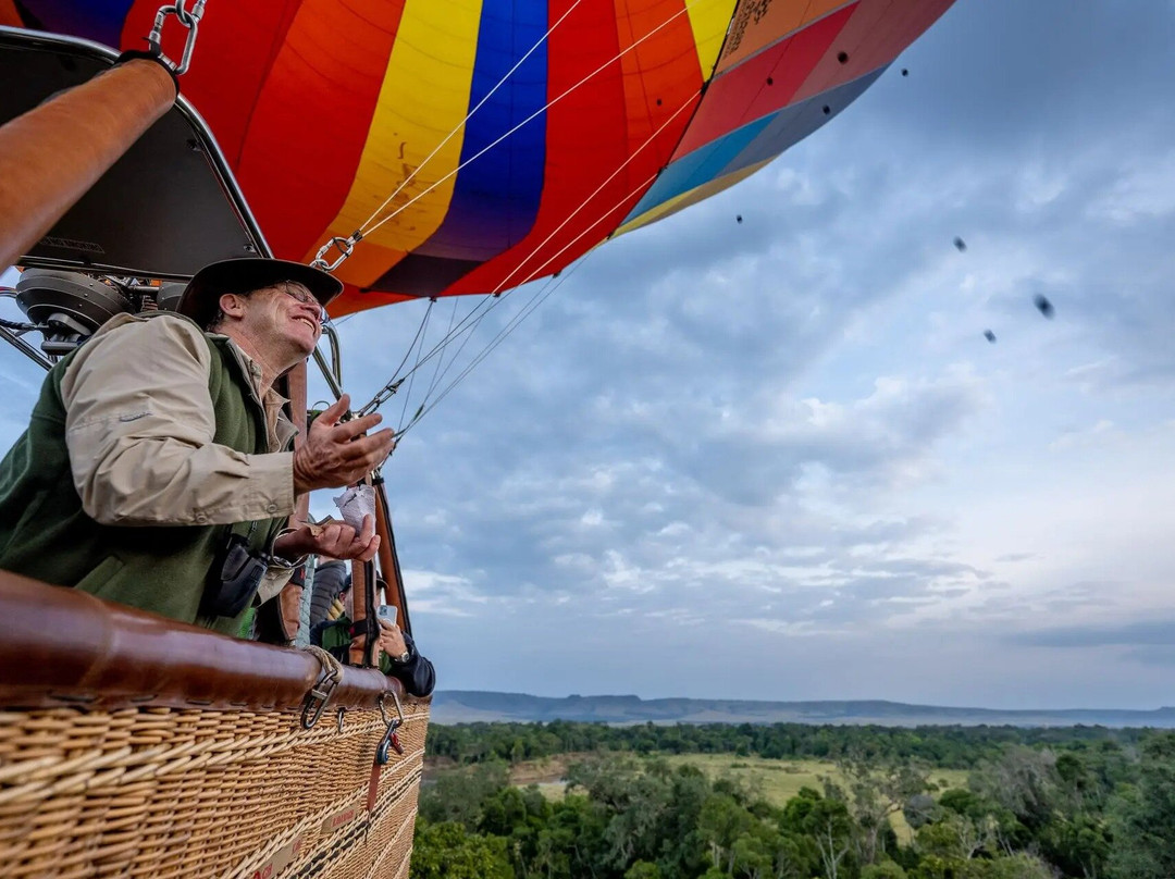 HOT AIR BALLOON FLIGHT EXPERIENCE IN MASAI MARA NATIONAL RESERVE